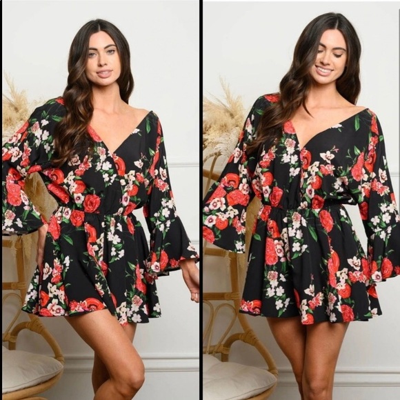 Bell sleeve surplice romper - Picture 2 of 5